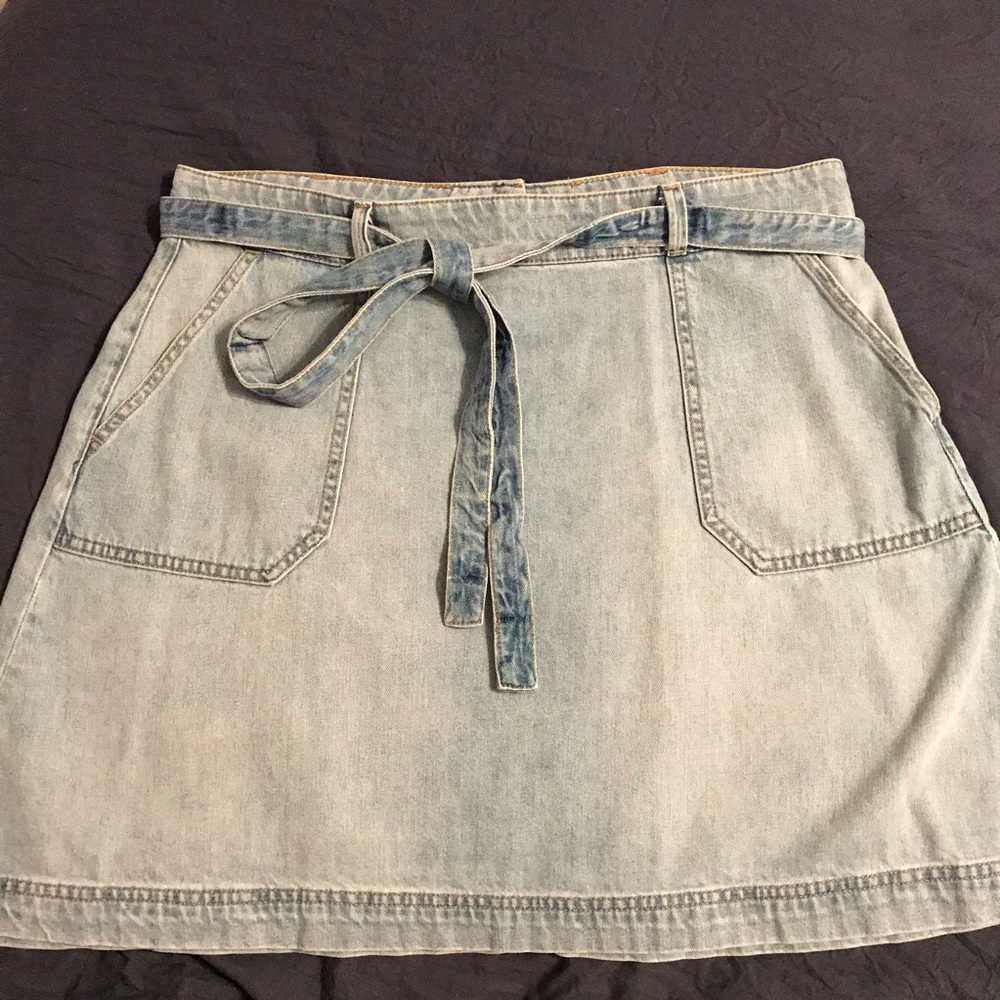 GAP skirt